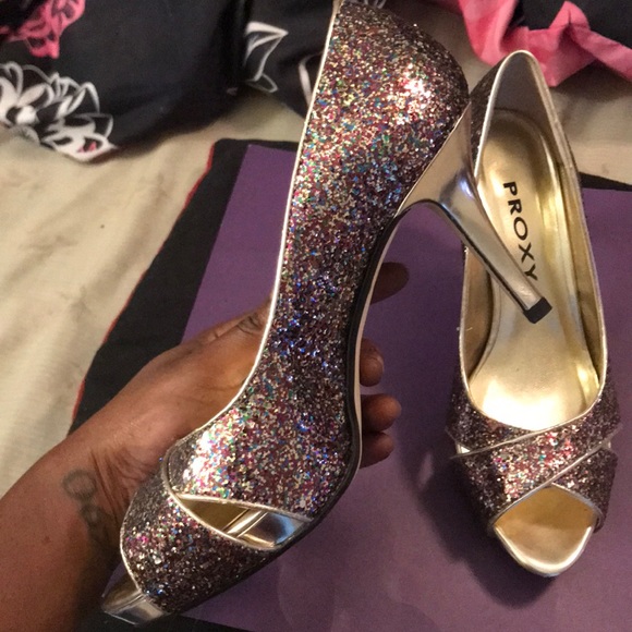 Proxy Heels - Picture 3 of 6